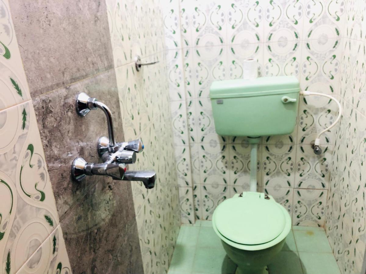 ארמבול Savitri Guest House מראה חיצוני תמונה